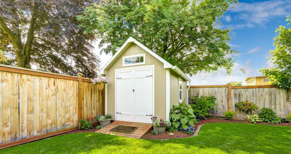 Small Backyard? 6 Smart Ways to Make It Feel Bigger (Without Renovating) 5 - Complete Storage Solutions Small Backyard? 6 Smart Ways to Make It Feel Bigger (Without Renovating) - Complete Storage Solutions